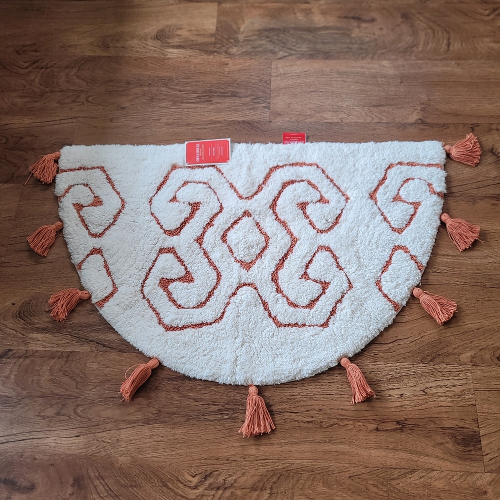 NWT Opalhouse Tufted Half Moon Geo Tassel Cotton Bath Rug - Picture 3 of 3